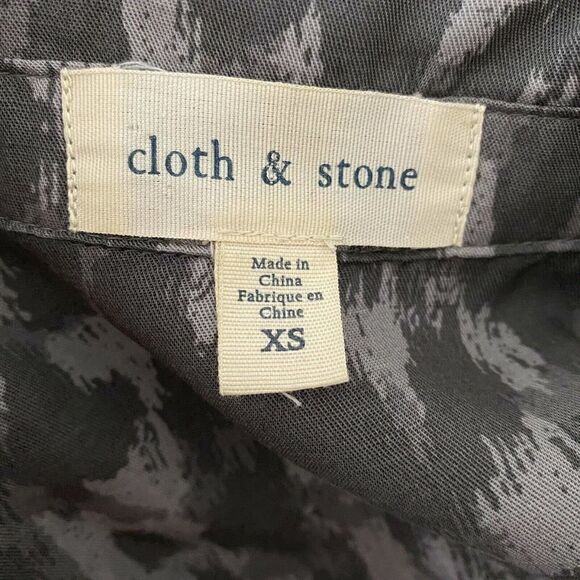 Cloth & Stone Panthera Button Down Top Animal Print Gray Size XS - Picture 5 of 8